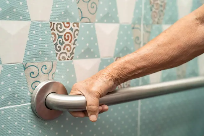 Vermeiden Sie Stürze in der Dusche